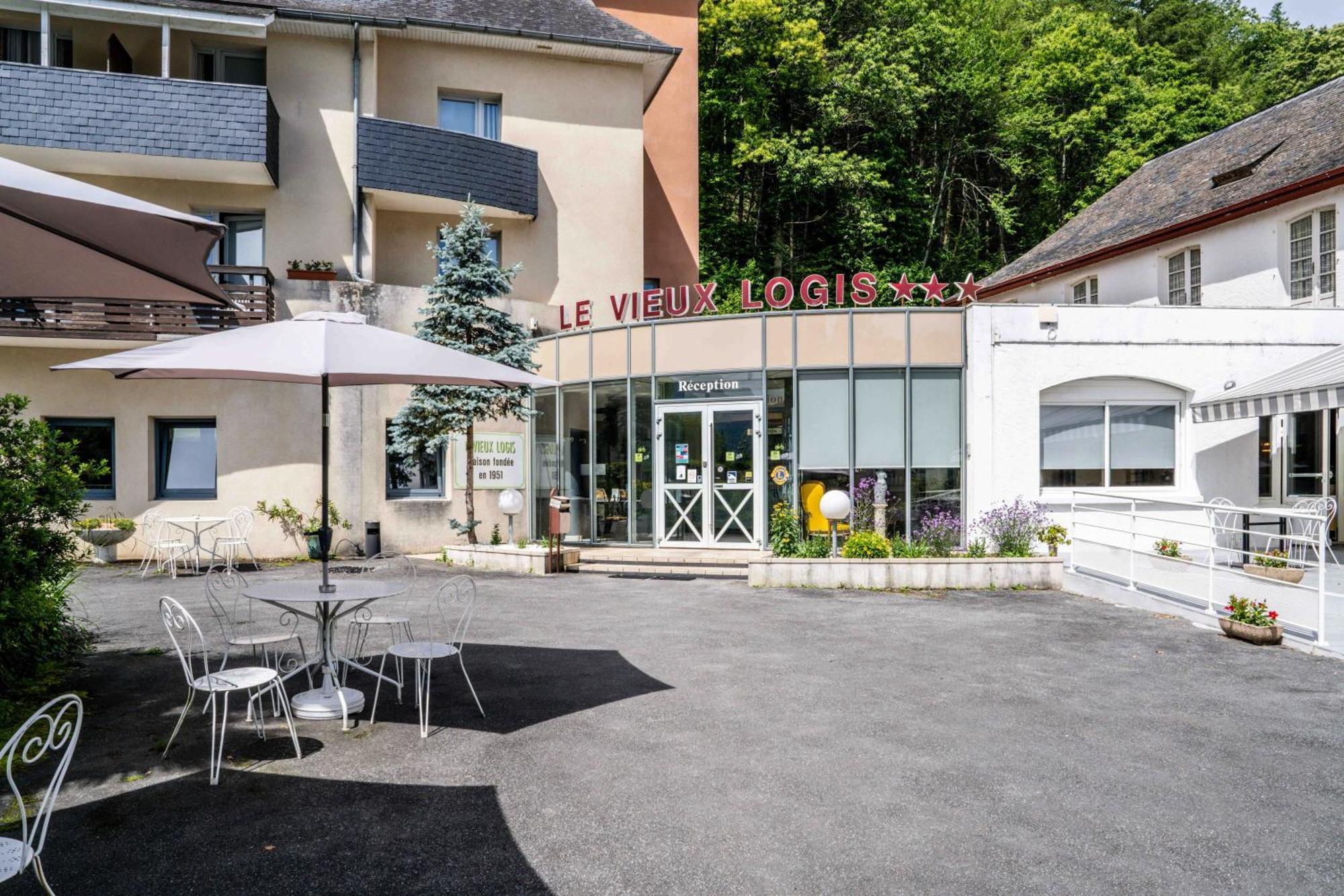 Logis Le Vieux Logis Hotel Lestelle-Betharram Exterior photo